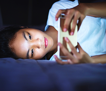 ado téléphone la nuit